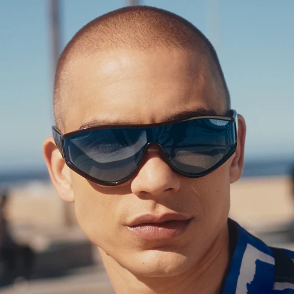 QUAY oversized black/blue sunglasses